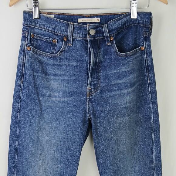 Levi's Women's SZ 28/28 Premium Denim Wedgie Straight Denim Jeans 34964-0064 - Picture 3 of 8